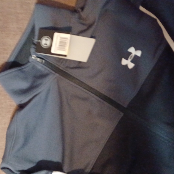 Brand new with tags Under Armour jacket cost $60 on amazon - Picture 2 of 2